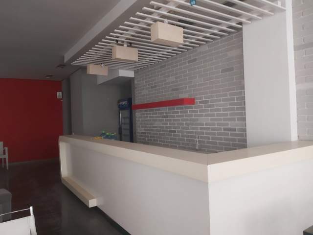 Tirane, jepet me qera lokal Kati 0, 110 m² 500 Euro (Zogu i Zi)