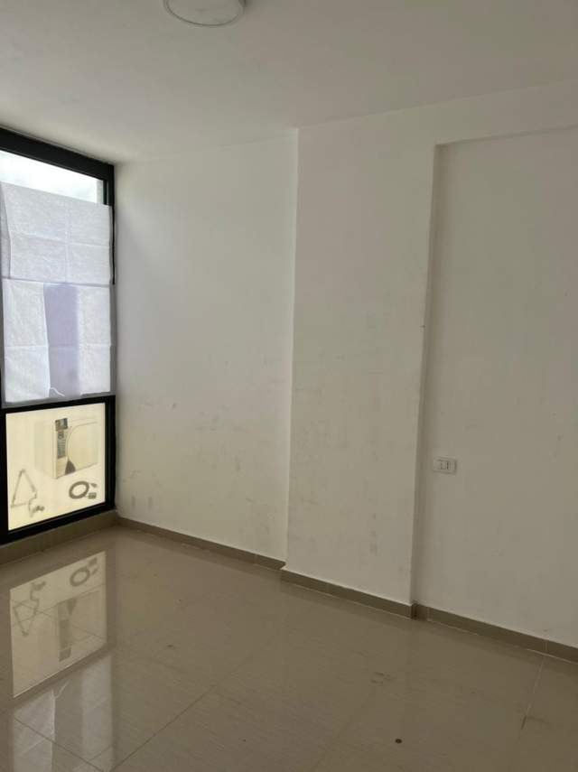 Tirane, jepet me qera ambjent biznesi Kati 2, 75 m² 400 Euro (Ndre Mjeda)