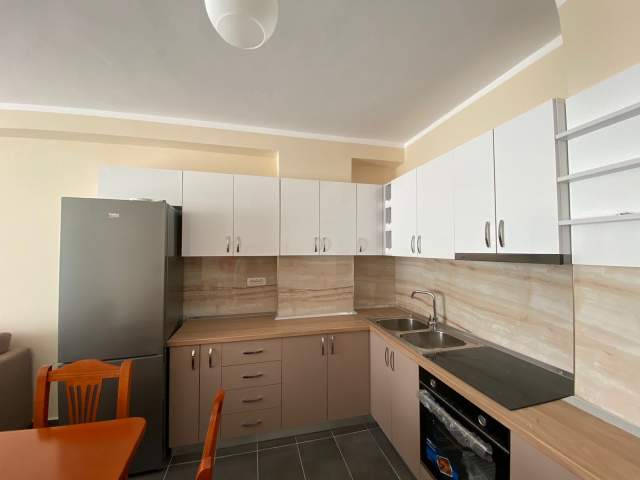 Tirane, jepet me qera apartament 2+1 Kati 4, 92 m² 300 Euro
