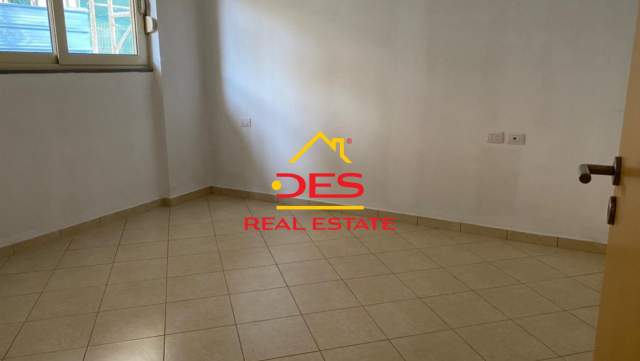 Vlore, shitet apartament Kati 1, 70 m² 56.000 € (Rruga Dhimiter Konomi)