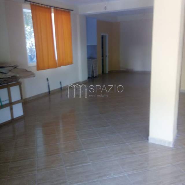 Tirane, jepet me qera dyqan Kati 0, 110 m² 300 Euro (Shkoze)