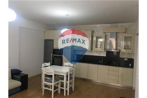 Tirane, shitet apartament 1+1 Kati 3, 86 m² 125.000 Euro (Medar shtylla)
