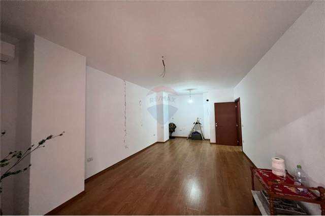 Tirane, shitet apartament 2+1 Kati 1, 108 m² 99.000 Euro (astir)