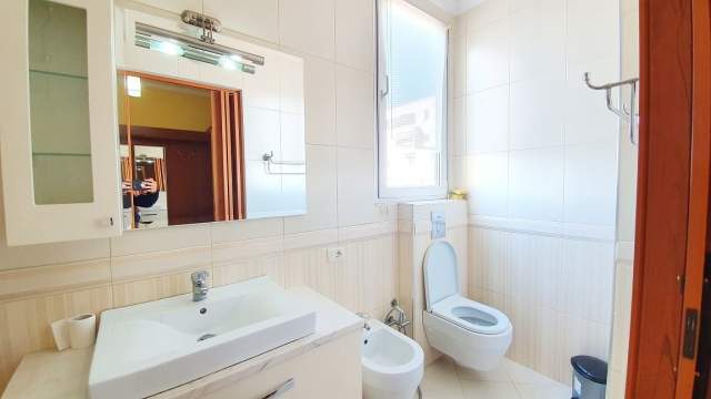 Tirane, shes apartament 2+1+BLK Kati 5, 92 m² 105,000 Euro (Rr. Naim Frasheri - Mozaiku)
