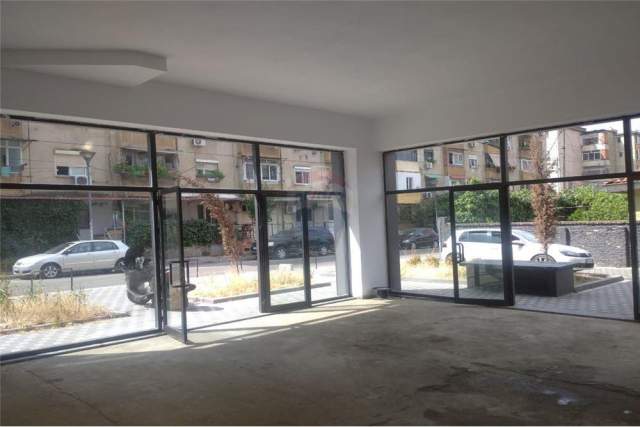 Tirane, jepet me qera dyqan Kati 1, 25 m² 650 Euro (21 Dhjetori)