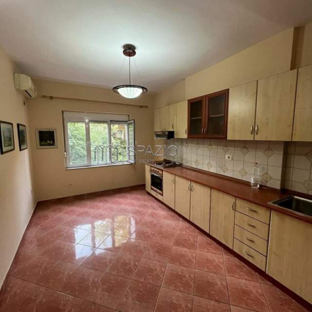 Tirane, shitet apartament 2+1+BLK Kati 4, 90 m² 125.000 Euro (Myslym Shyri)