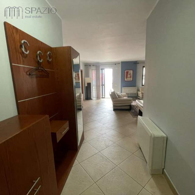 Tirane, jepet me qera apartament 2+1+BLK Kati 4, 140 m² 1.000 Euro (Rruga ''Faik Konica'')