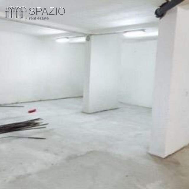 Tirane, jepet me qera garazh Kati -1, 240 m² 700 Euro (Rruga ''Bardhyl'')