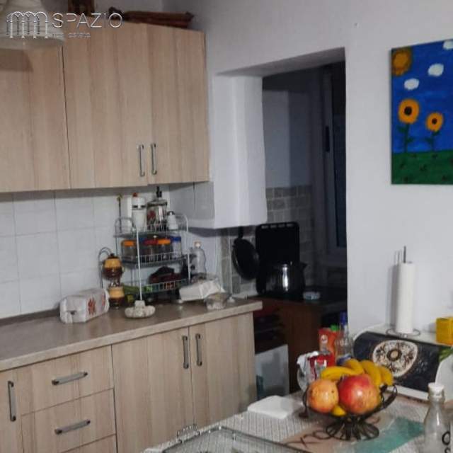 Tirane, shitet apartament 3+1 Kati 4, 100 m² 130.000 Euro (Rruga ''Tefta Tashko'')