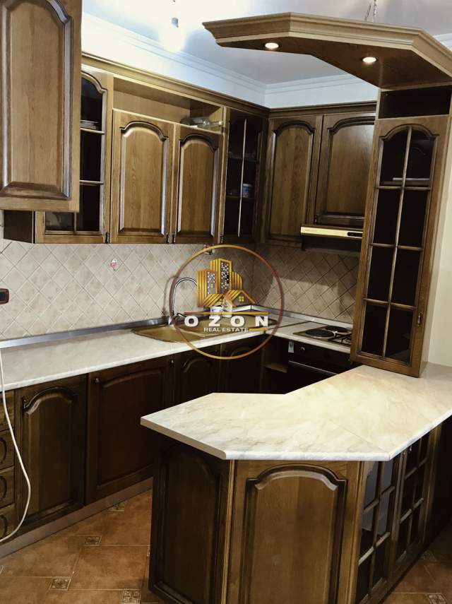 Tirane, jepet me qera apartament 2+1+BLK Kati 4, 120 m² 500 Euro (Ish Ekspozita)