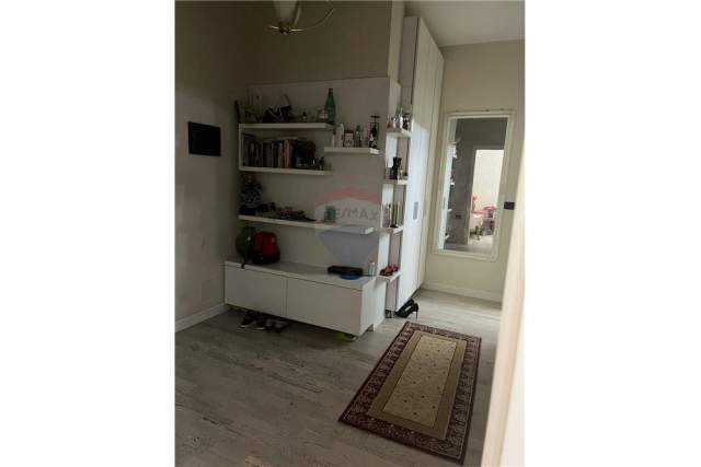 Tirane, shitet apartament 75 m² 120.000 Euro (qender tek piaza)