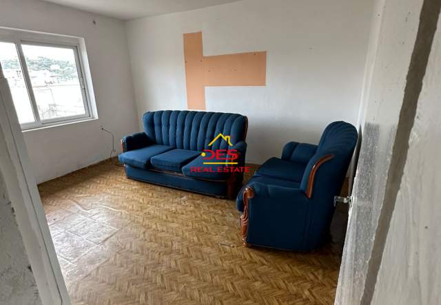 Vlore, jepet me qera apartament Kati 5, 67 m² 11.000 Leke (Rruga Hasan Kushta)