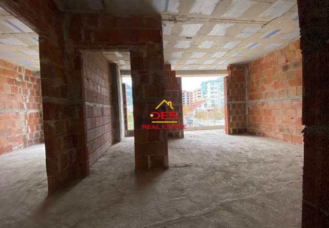 Vlore, shitet apartament 1+1+BLK Kati 4, 67 m² 87.750 Euro (Rruga Dhimiter Konomi, Vlore)
