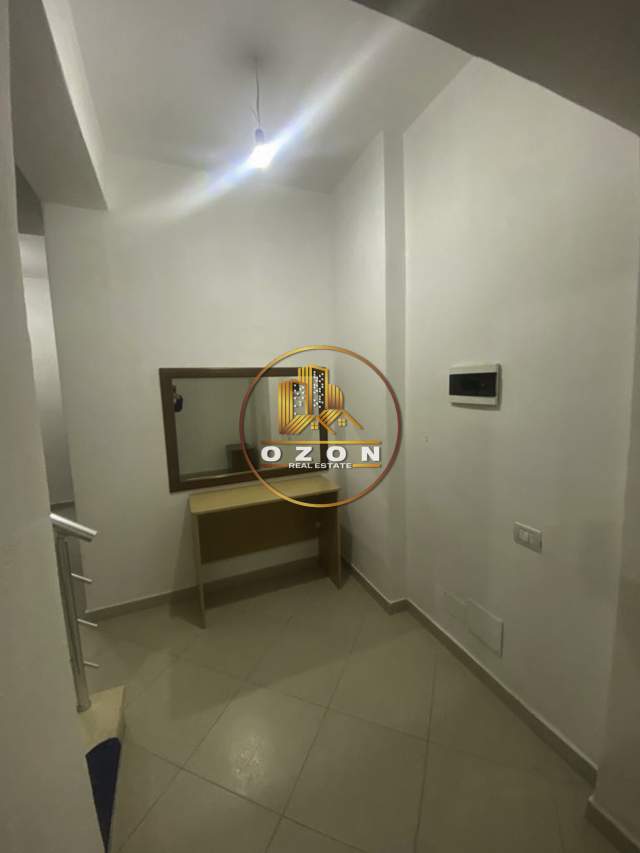 Tirane, jepet me qera apartament duplex Dublex Kati 1, 105 m² 500 Euro (Kopshti Zoologjik)