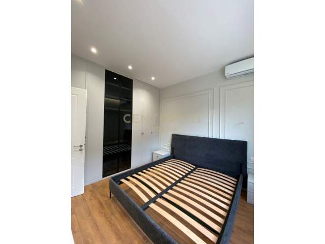 Tirane, shes apartament 3+1 Kati 1, 108 m² 180.000 Euro (liqeni i that)