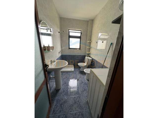 Durres, shitet apartament 2+1 Kati 3, 100 m² 58.000 Euro (PISHAT E BUTA,GOLEM)