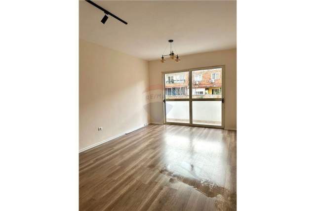 Tirane, shitet apartament 1+1+BLK Kati 3, 57 m² 75.000 Euro (Rruga Jordan Miisja)
