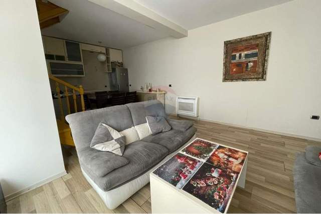 Tirane, jepet me qera apartament duplex 2+1+BLK Kati 2, 115 m² 550 Euro (Prane Eleonores)
