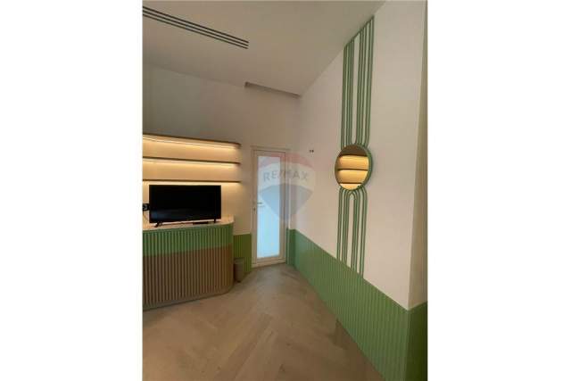 Tirane, jepet me qera ambjent biznesi Kati 2, 73 m² 1.500 Euro (Rruga e Elbasanit)
