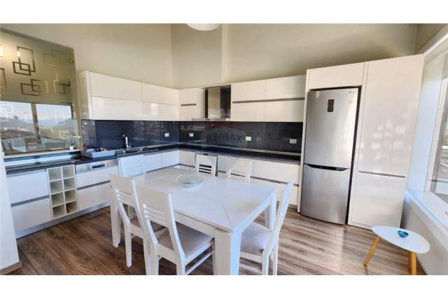 Tirane, jepet me qera apartament 2+1 136 m² 1.500 Euro (TEGU)