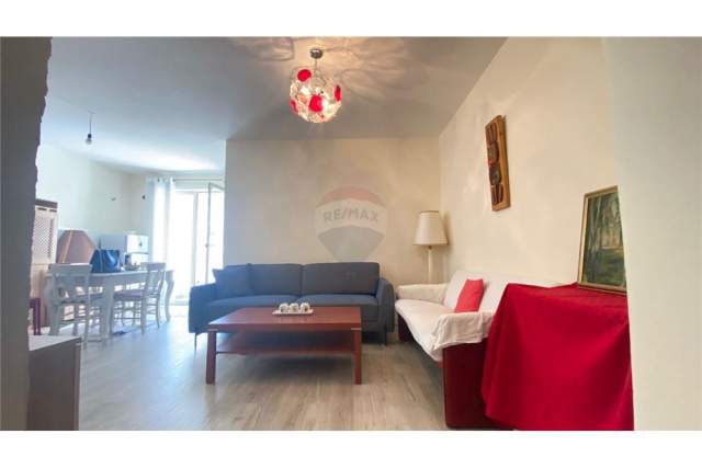 Tirane, shitet apartament 1+1 Kati 3, 68 m² 93.000 Euro (Shkolla e Kuqe)