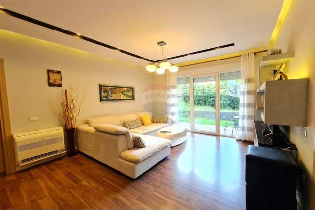 Tirane, shitet apartament 2+1 180 m² 170.000 Euro (liqeni i thate)