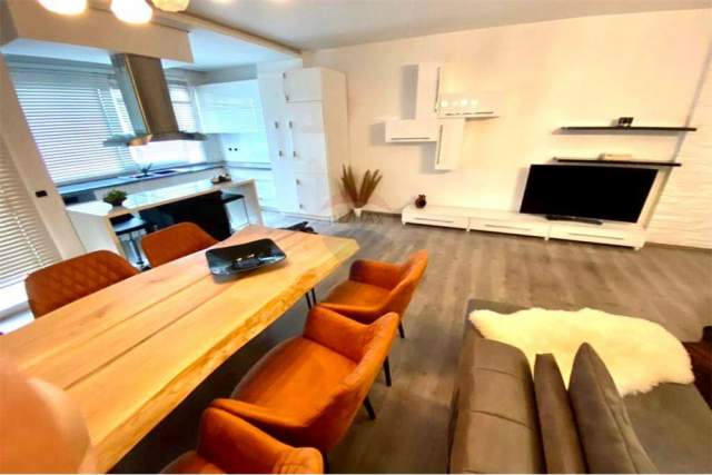 Tirane, jepet me qera apartament Kati 5, 120 m² 900 Euro (komuna e parisit)