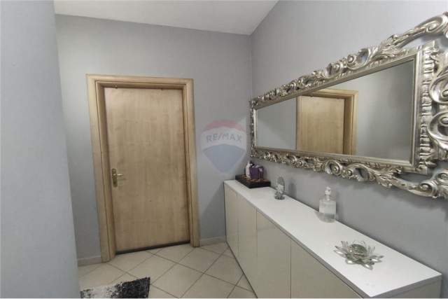 Tirane, shitet apartament Kati 4, 100 m² 88.000 Euro (astir)