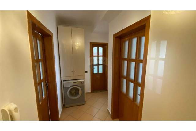 Tirane, jepet me qera apartament 2+1+BLK Kati 7, 75 m² 600 Euro (tirana e re)