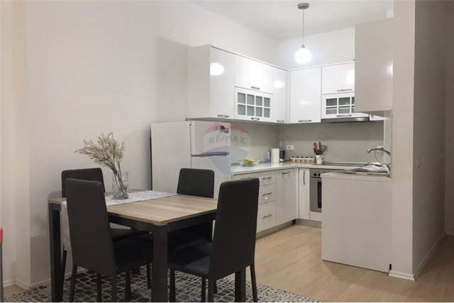 Tirane, jap me qera apartament 70 m² 520 Euro (komuna e parisit)