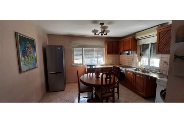 Tirane, jepet me qera apartament 2+1+BLK Kati 5, 105 m² 400 Euro (Stadiumi Dinamo)