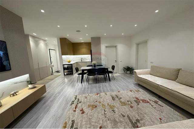 Tirane, jepet me qera apartament 2+1+BLK 99 m² 700 Euro (selvia)