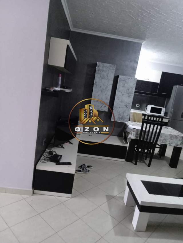 Tirane, jepet me qera apartament 2+1+BLK Kati 6, 100 m² 300 Euro (RRUGA ETHESARIT)