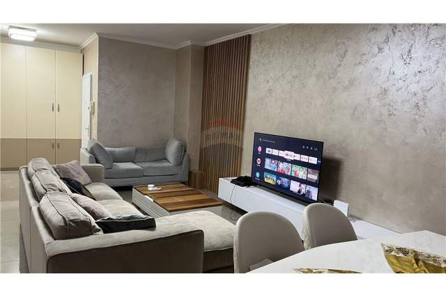 Tirane, jepet me qera apartament 110 m² 1.200 Euro (qender)