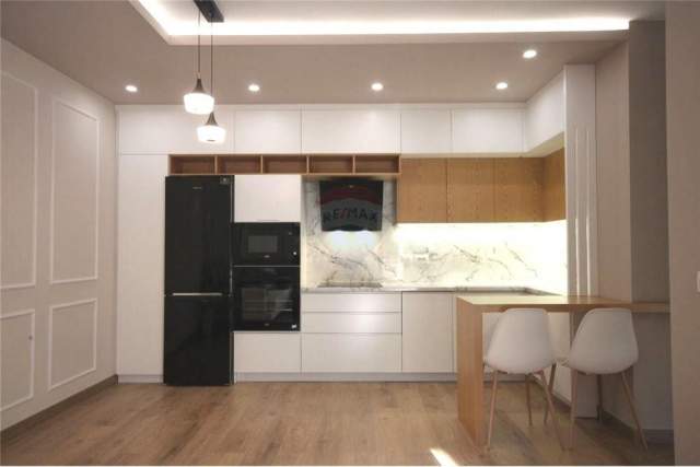 Tirane, shitet apartament 2+1+BLK 77 m² 132.000 Euro