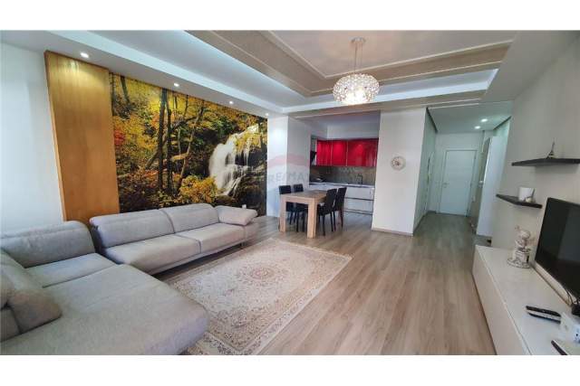Tirane, jepet me qera Kati 2, 124 m² 1.500 Euro (bllok)