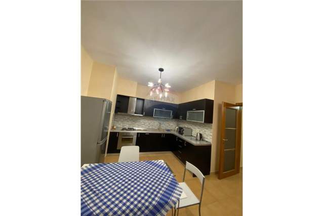 Tirane, shitet apartament 1+1 165.000 Euro (kika1)