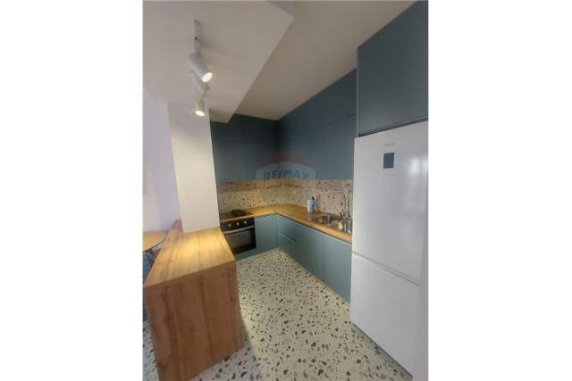 Tirane, jepet me qera apartament 1+1 Kati 4, 55 m² 400 Euro (Fusha e Aviacionit)