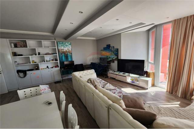 Tirane, shitet apartament 1+1+BLK Kati 8, 83 m² 145.000 Euro (Komuna e Parisit)