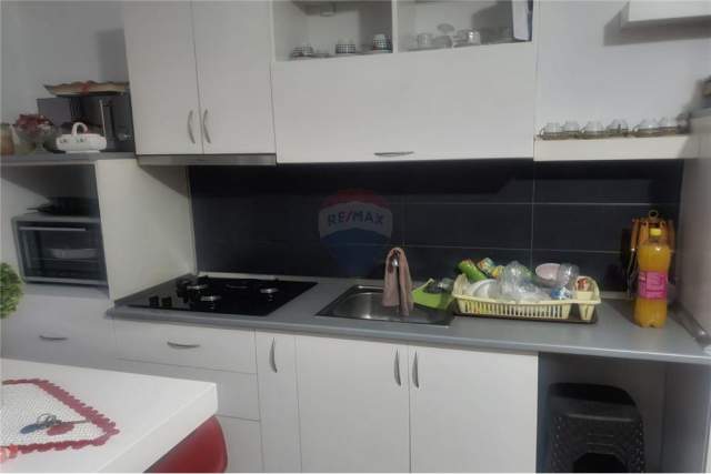 Tirane, shitet apartament 1+1 Kati 5, 59 m² 48.700 Euro (Prane Qtu)
