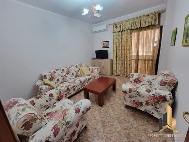 Tirane, jap me qera apartament 1+1+BLK Kati 3, 85 m² 360 Euro (Komuna e Parisit)