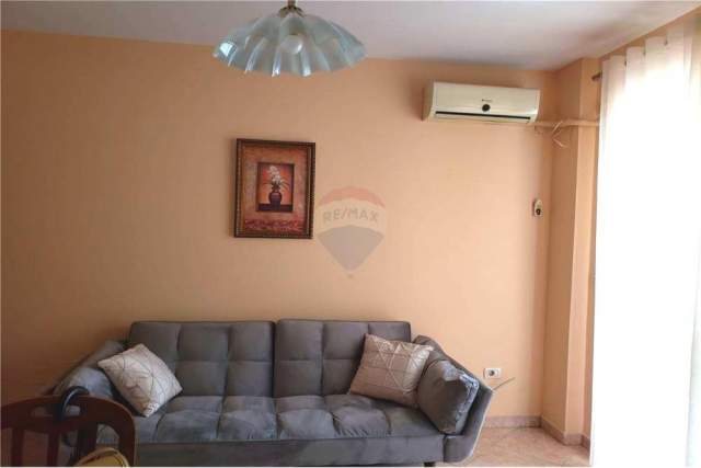 Tirane, jepet me qera apartament Kati 6, 60 m² 400 Euro (myslym shyri)