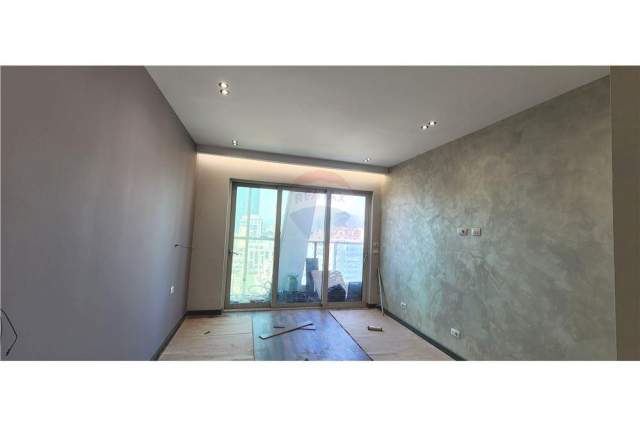 Tirane, jepet me qera ambjent biznesi 130 m² 1.800 Euro (dervish hima)