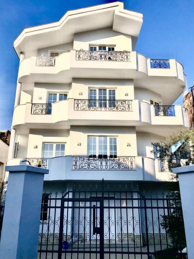 Tirane, jepet me qera Vile 4 kateshe 600 m² 3.000 Euro (Rruga Tafil Agai, Selite)