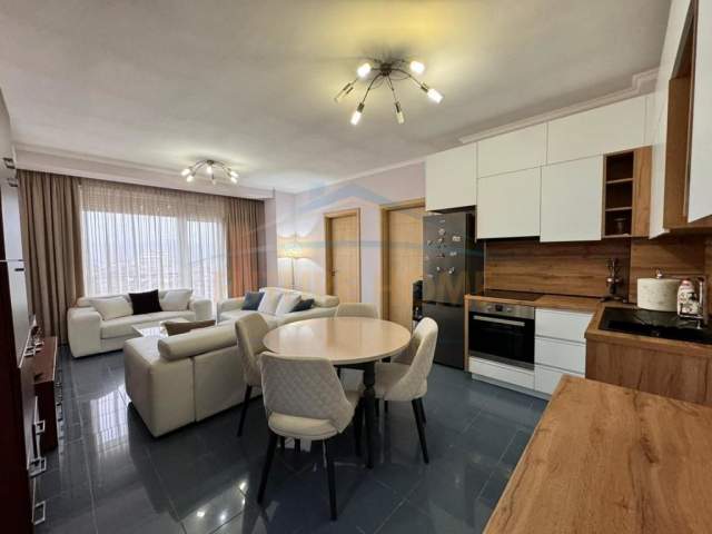 Shkoder, jepet me qera apartament 2+1 Kati 8, 105 m² 600 Euro (Dergut)