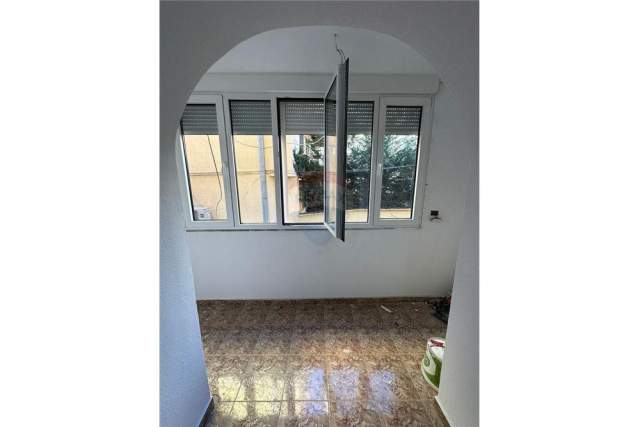 Tirane, jepet me qera zyre Kati 2, 76 m² 600 Euro (Myslym Shyri)
