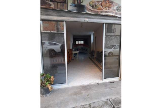 Tirane, jepet me qera dyqan Kati 0, 100 m² 700 Euro (Globe)
