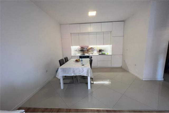 Tirane, jepet me qera apartament 2+1 Kati 2, 70 m² 500 Euro (Fusha e Aviacionit)