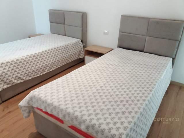 Tirane, jepet me qera apartament 2+1+BLK Kati 4, 105 m² 600 Euro (don bosko)