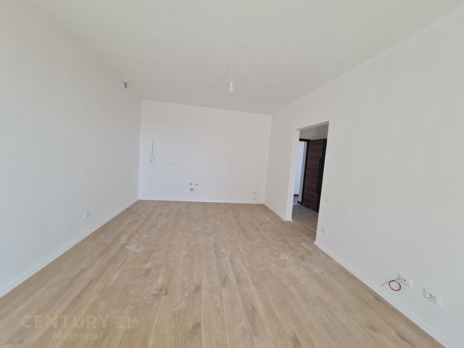 JAP PER QIRA APARTAMENT TE ARREDUAR 1+1, ALI DEMI!